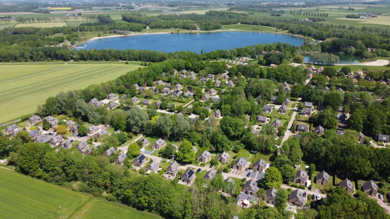 Отель Vakantiepark 'T Broeckhuys Ewijk Экстерьер фото