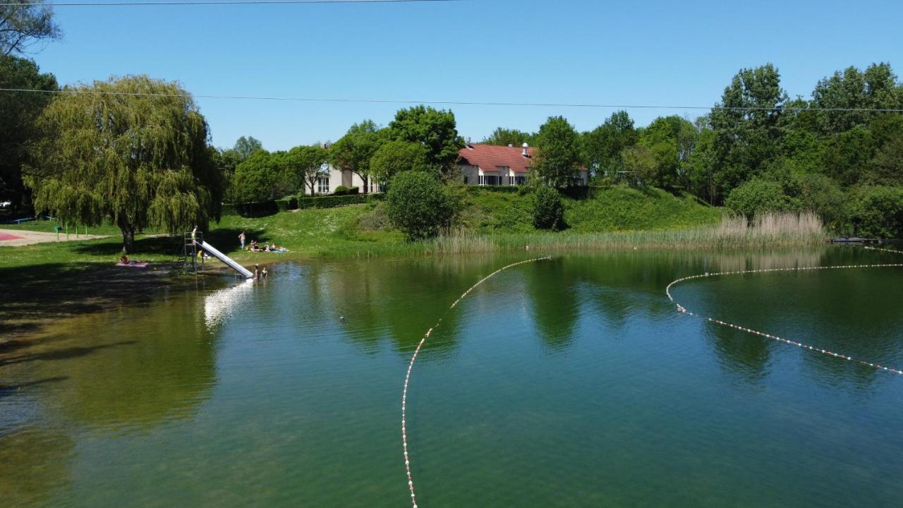 Отель Vakantiepark 'T Broeckhuys Ewijk Экстерьер фото