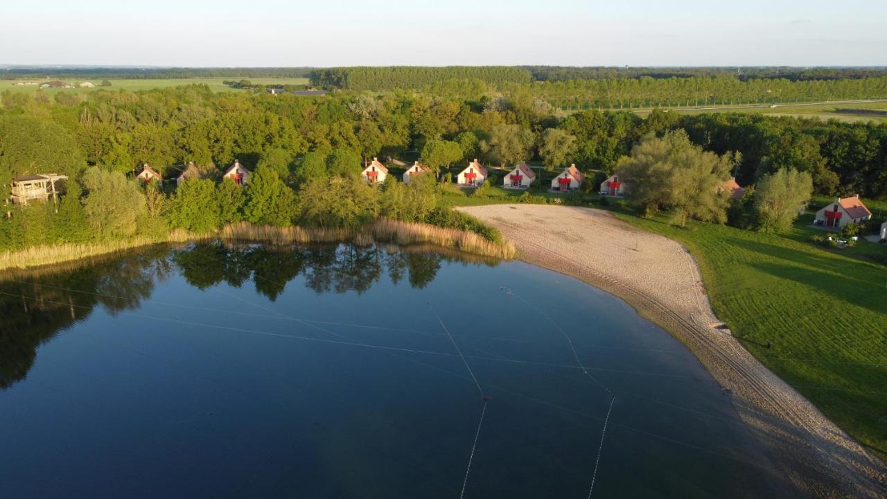 Отель Vakantiepark 'T Broeckhuys Ewijk Экстерьер фото